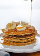 banana oat pancakes