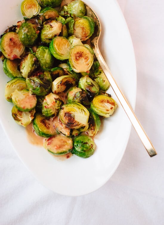 A simple, vegan and gluten-free side dish ready in 15 minutes. Recipe at cookieandkate.com.