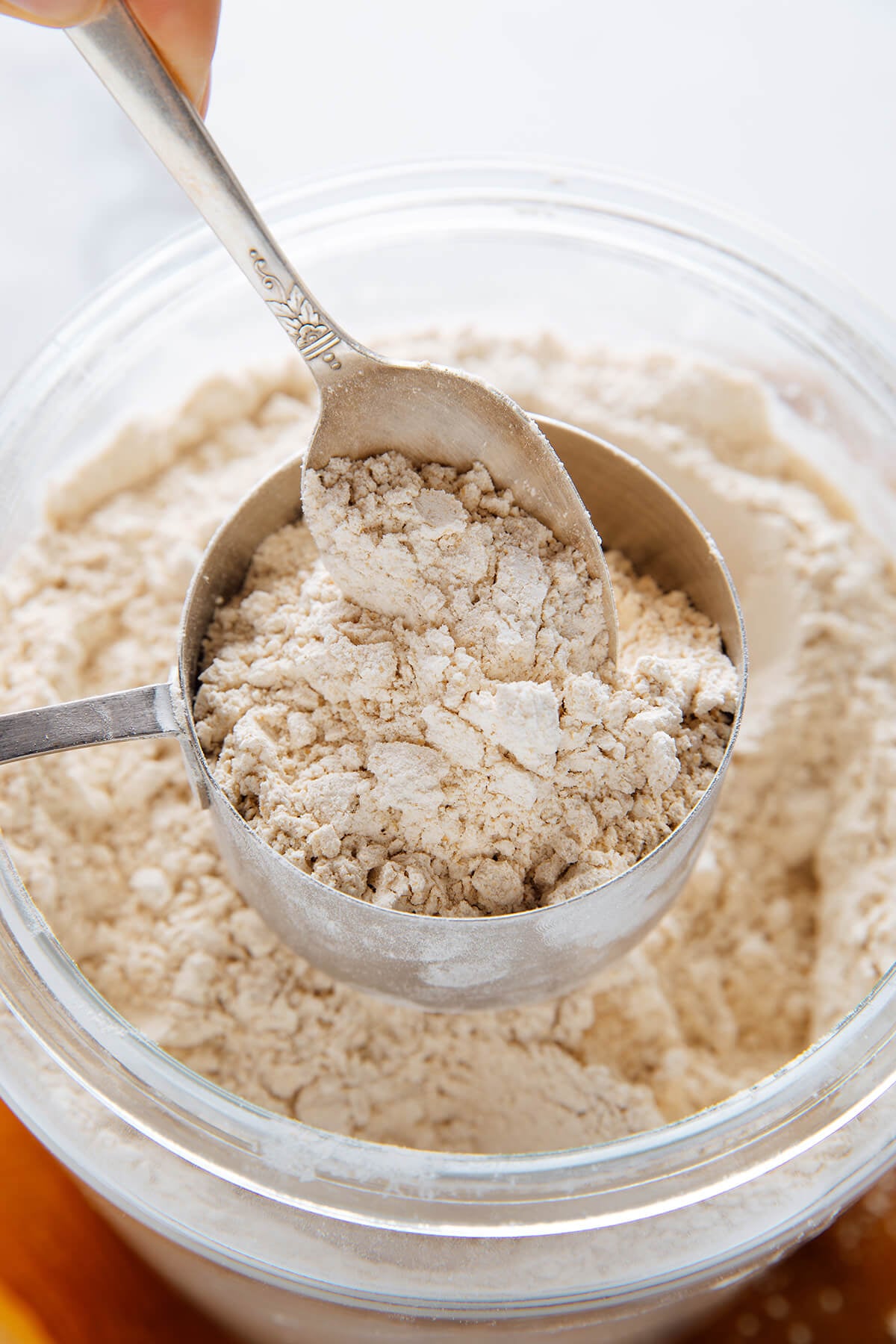 how to spoon flour into measuring cups