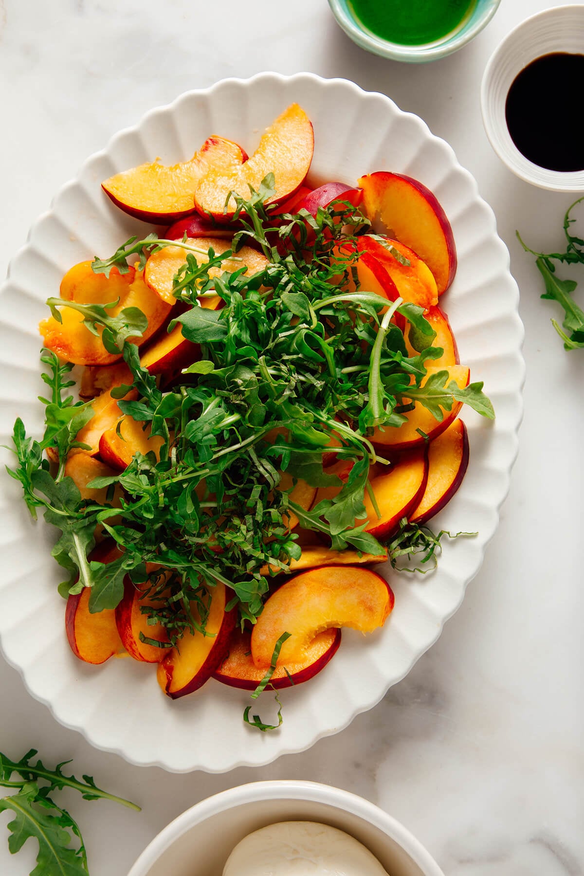 how to make peach burrata salad