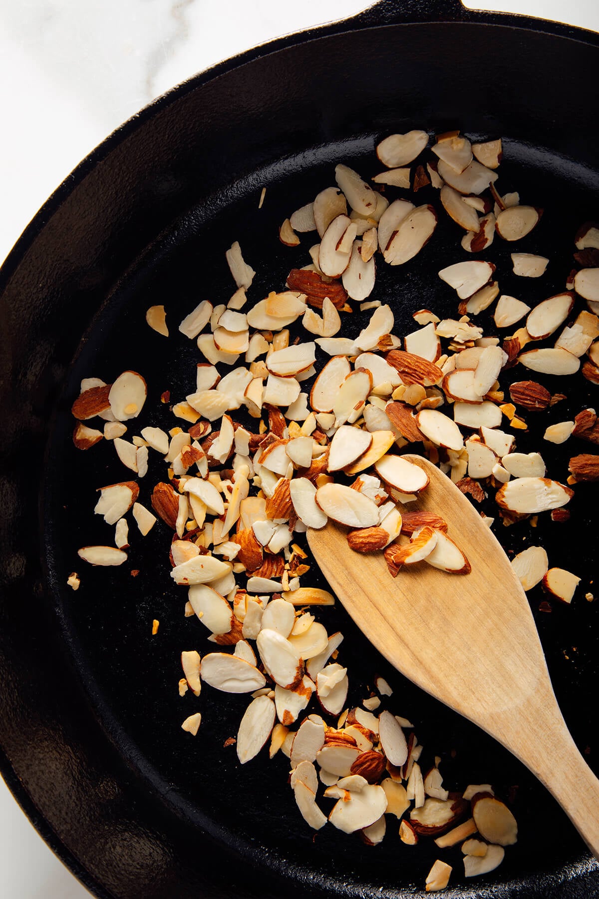 toasted sliced almonds